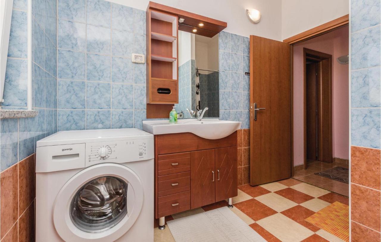 Nice Apartment In Kastel With Kitchen Eksteriør billede